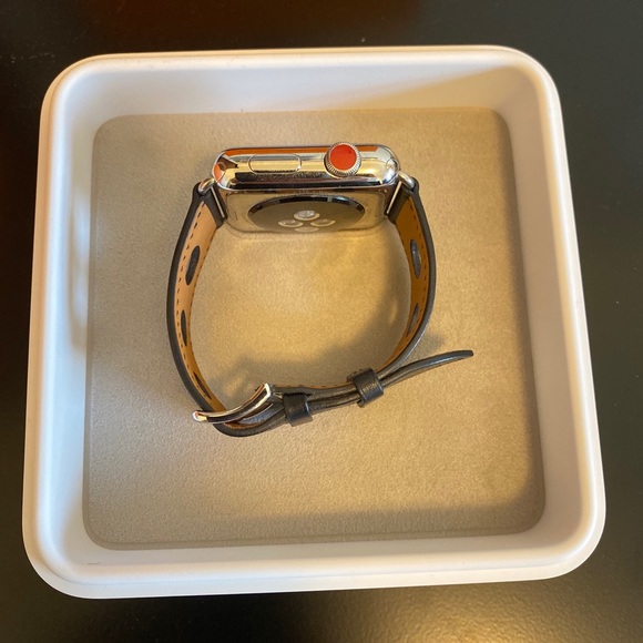 Hermès Series 3 (GPS + Cellular) - Picture 2 of 5